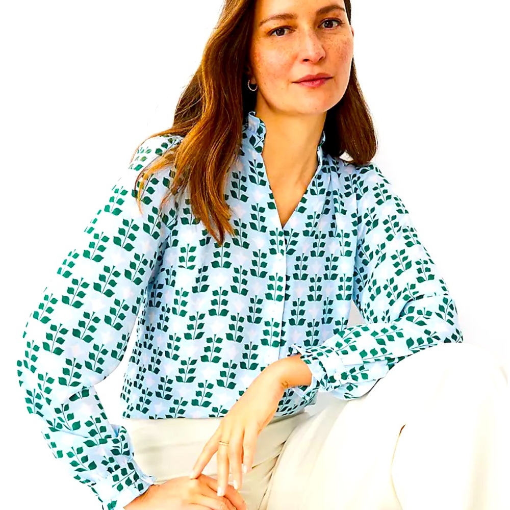 NWT Ann Taylor Floral Tile Print Ruffle Neck Top Size Small